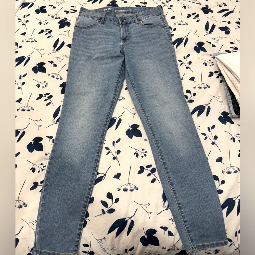 Old Navy Super Skinny Mid-Rise Size 6